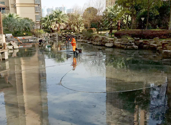 乌海景观池淤泥清理